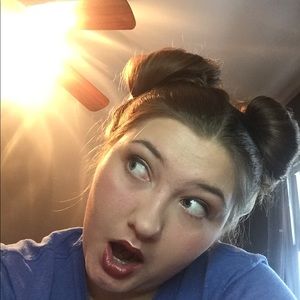 Meet your Posher, Hailey